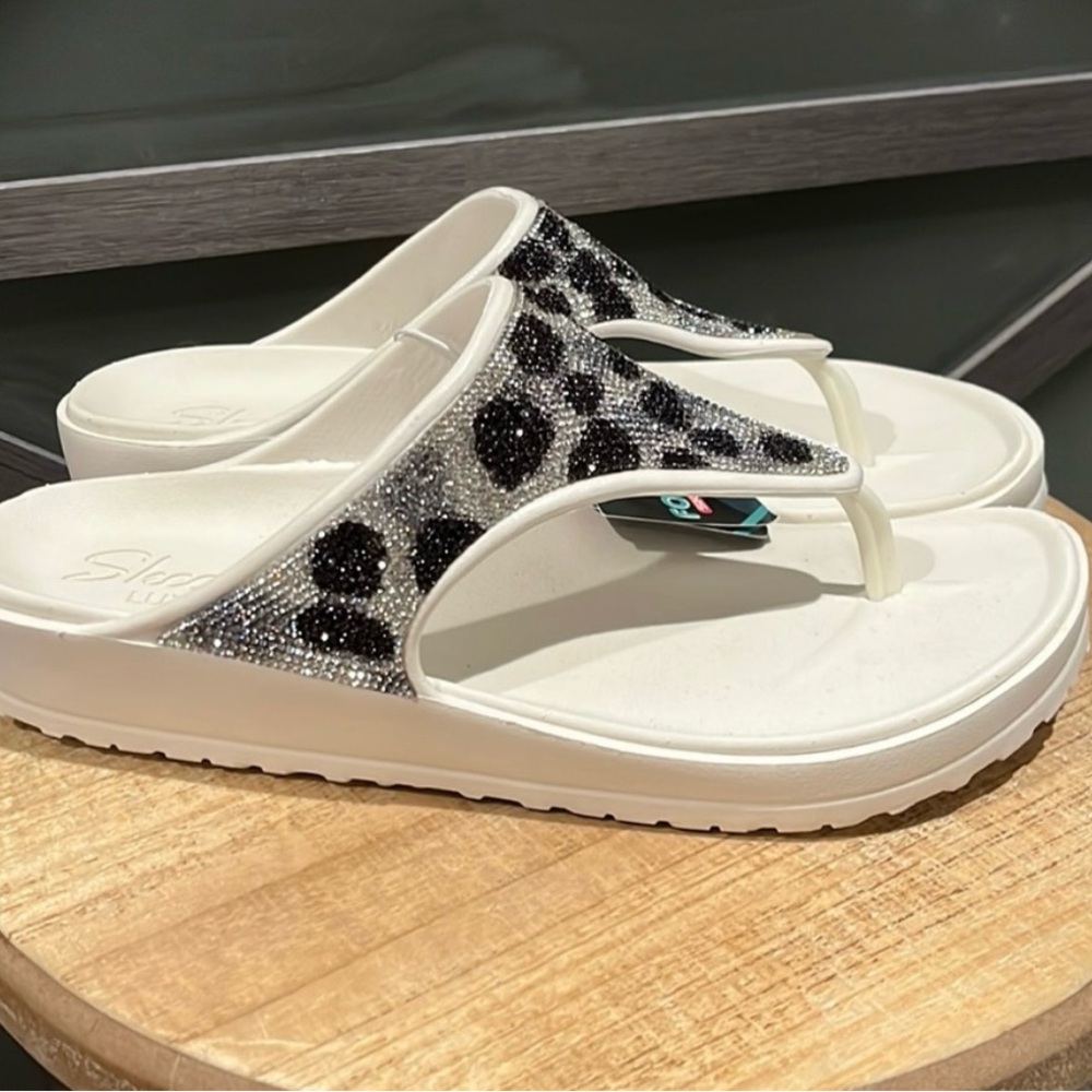 Stylish Women's Sandals with Glitter Accents